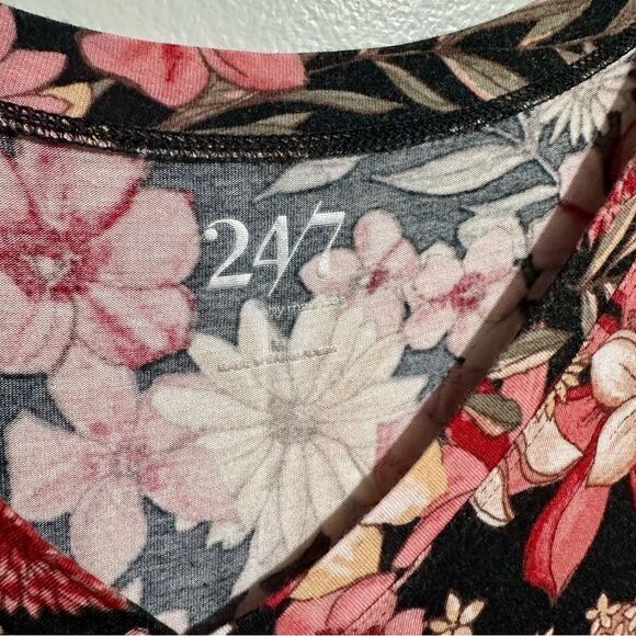 Maurices Black and Pink Sleeveless Tank Top (1023) - Picture 3 of 3